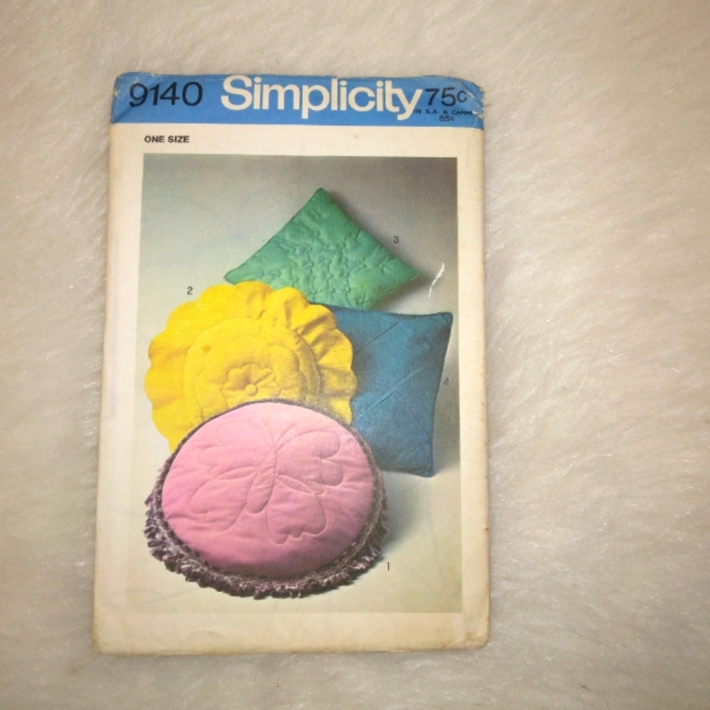 SIMPLICITY 9140 Knife Wsge Pillows in 4 views, new and uncut, vintage c. 1970